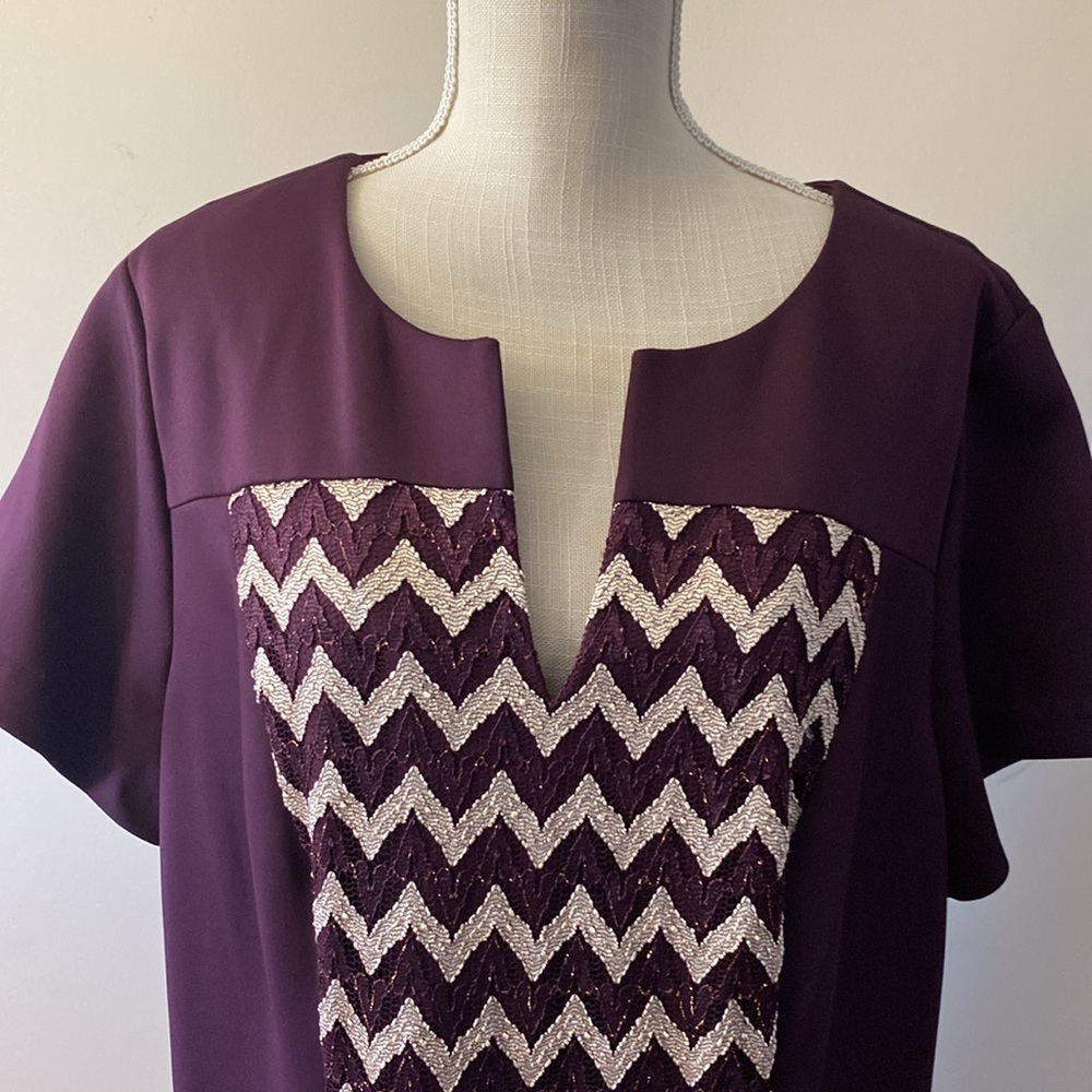 Connected Apparel womenâs plus size metallic lace sheath burgundy dress 20W - Picture 4 of 15